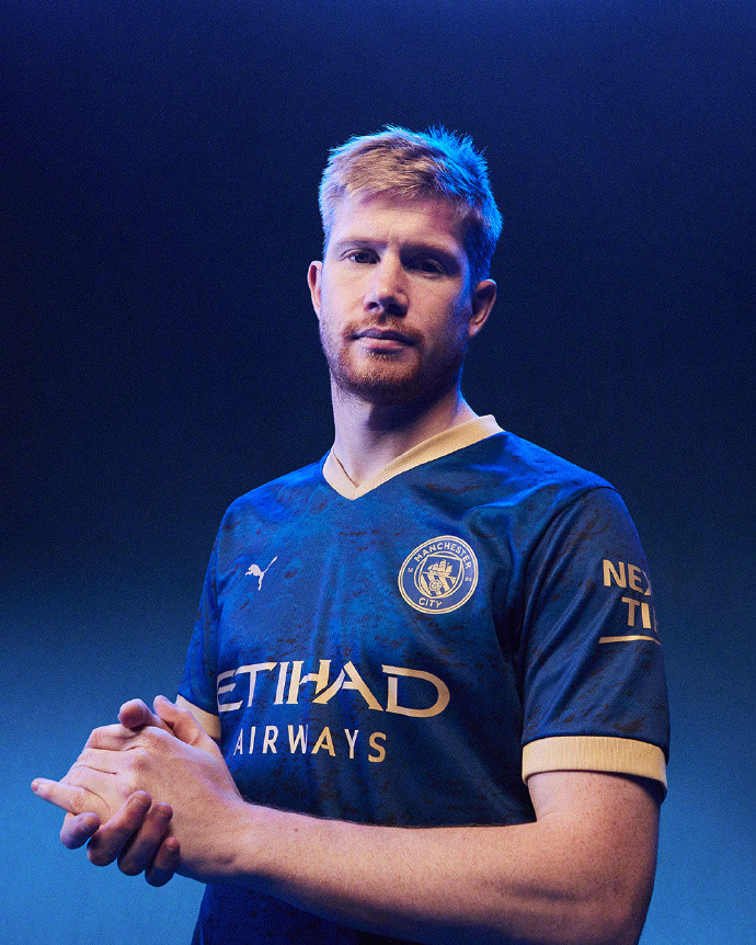 法尔克：拜仁认为超6500万欧签雅克松太贵，在关注弗拉霍维奇（法尔克：拜仁认为为雅克松出价超6500万欧不划算，正关注弗拉霍维奇）