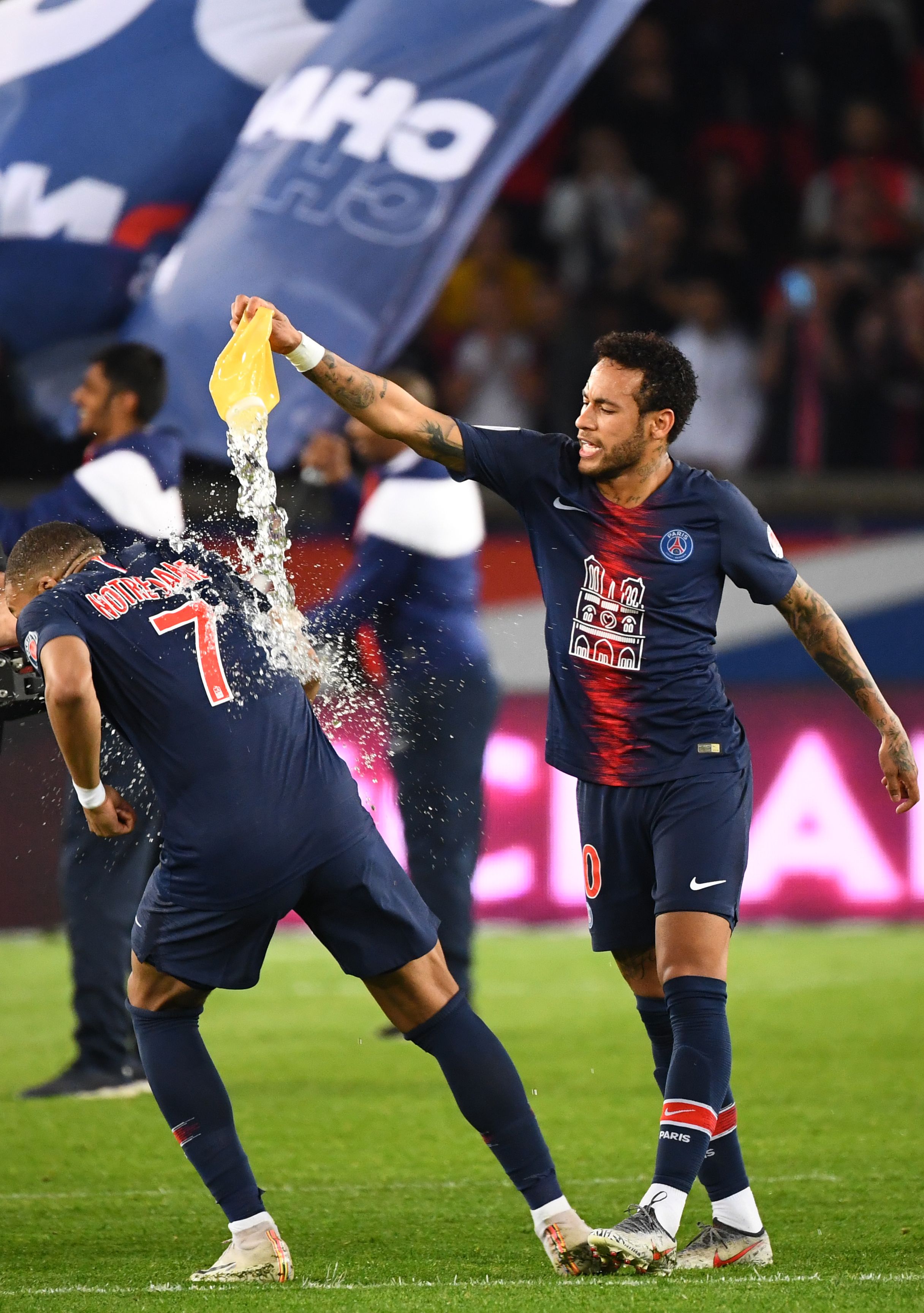 正主点赞，解释不清！阿森纳前锋阿诺斯被很多人认为...（当事人点赞仍说不清！阿森纳前锋阿诺斯被众多球迷认为...）