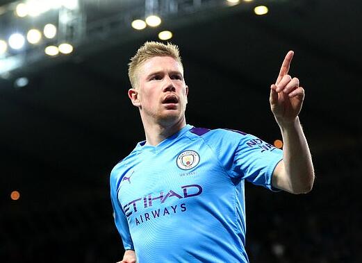 门将长传助攻惊艳全场（门将一记长传化作助攻，全场惊叹）