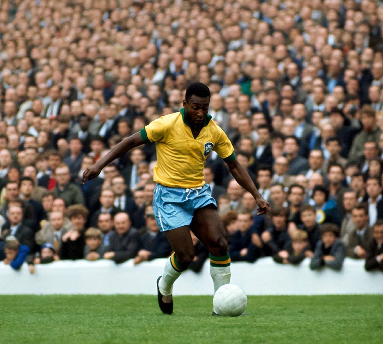 西甲战报：亚马尔传射，奥尔莫双响，巴塞罗那3-1阿拉维斯（西甲简报：亚马尔一传一射，奥尔莫梅开二度，巴萨3-1力克阿拉维斯）