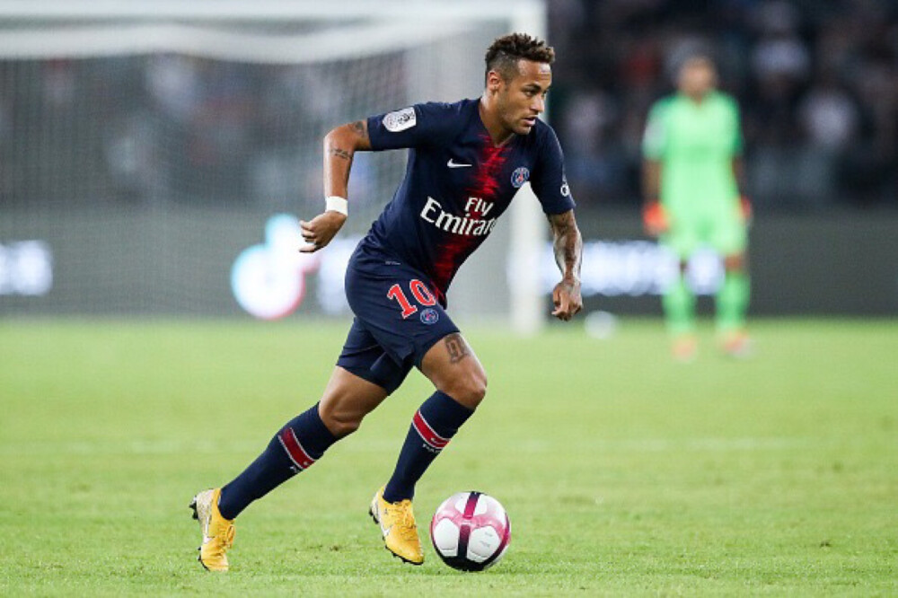 太精致了！赖斯：我会敷眼膜，离开酒店参加比赛前会喷香水（精致到离谱！赖斯自曝赛前仪式：敷眼膜，出酒店前必喷香水）