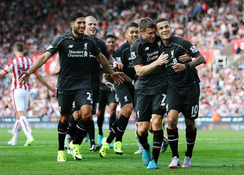 球迷：这球不进都对不起场地（球迷感叹：不进都对不起这草皮）